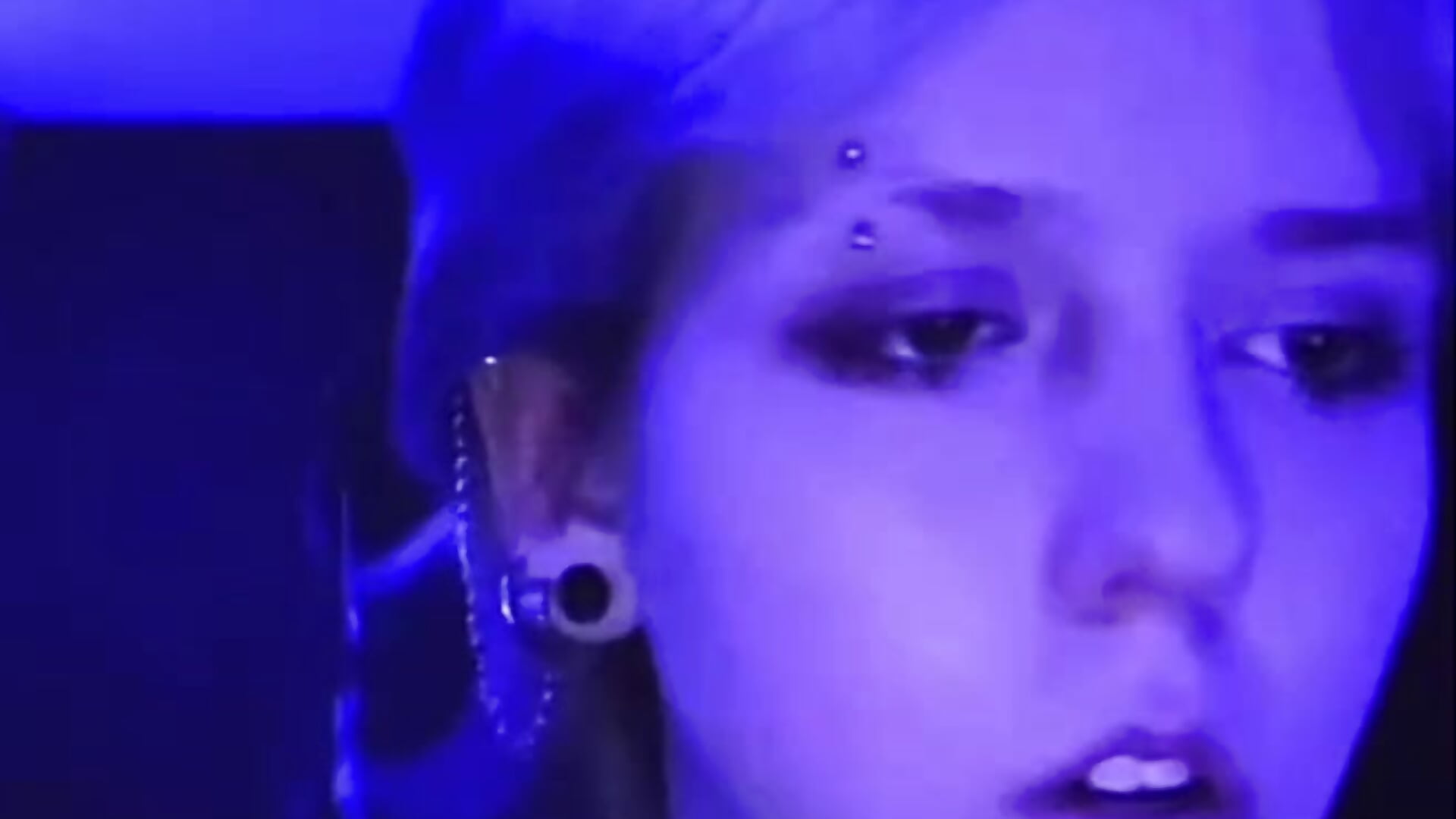 ay, glad you’re here, kitty! 😻💫 - video by FairyLuna cam model