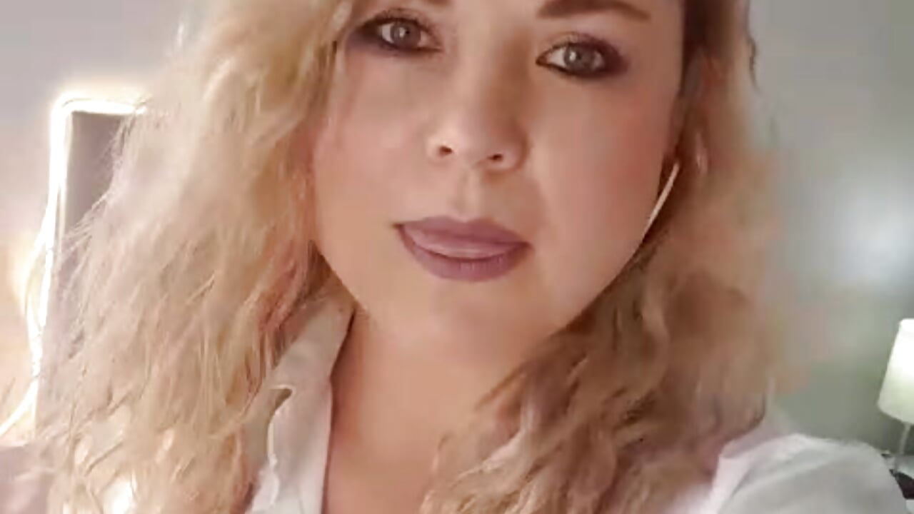 U favorite milf🌞 - video by Violeta_Hotter cam model