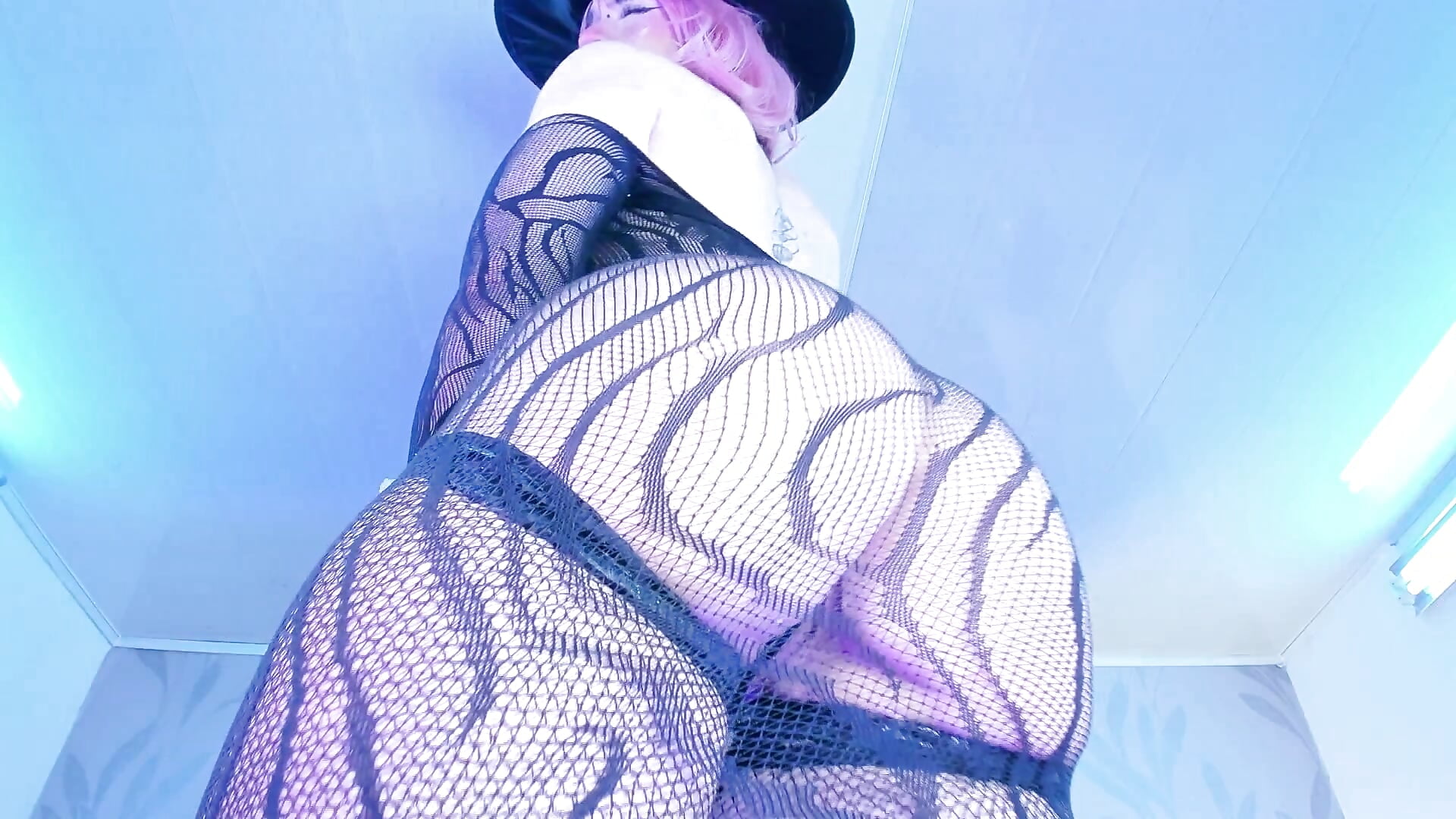 Play with Witch Aki's big ass ತ_ತ - video di AkiraKurosei modella di cam