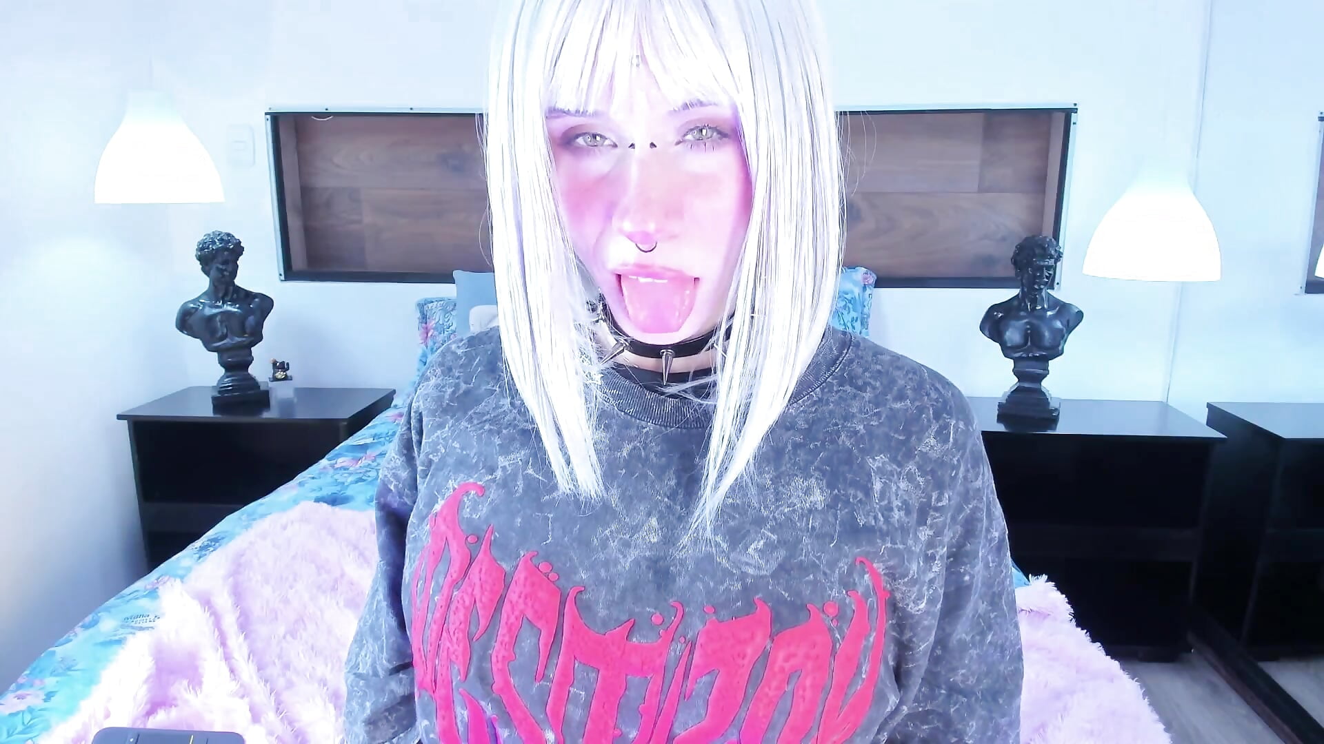 Squeeze my small tits,⍣ ೋ - vídeo de la modelo de cam AkiraKurosei