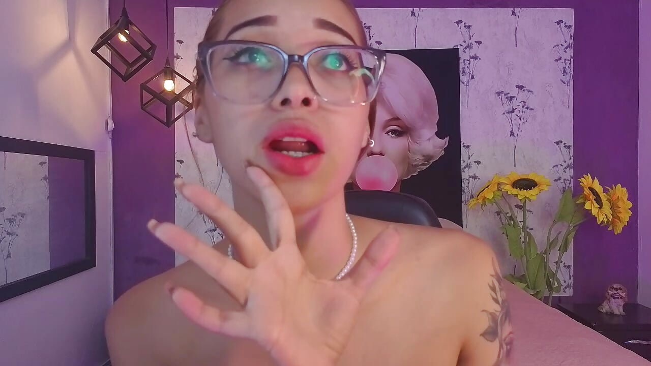 😊😊 - فيديو من Antonella_mc موديل الكام