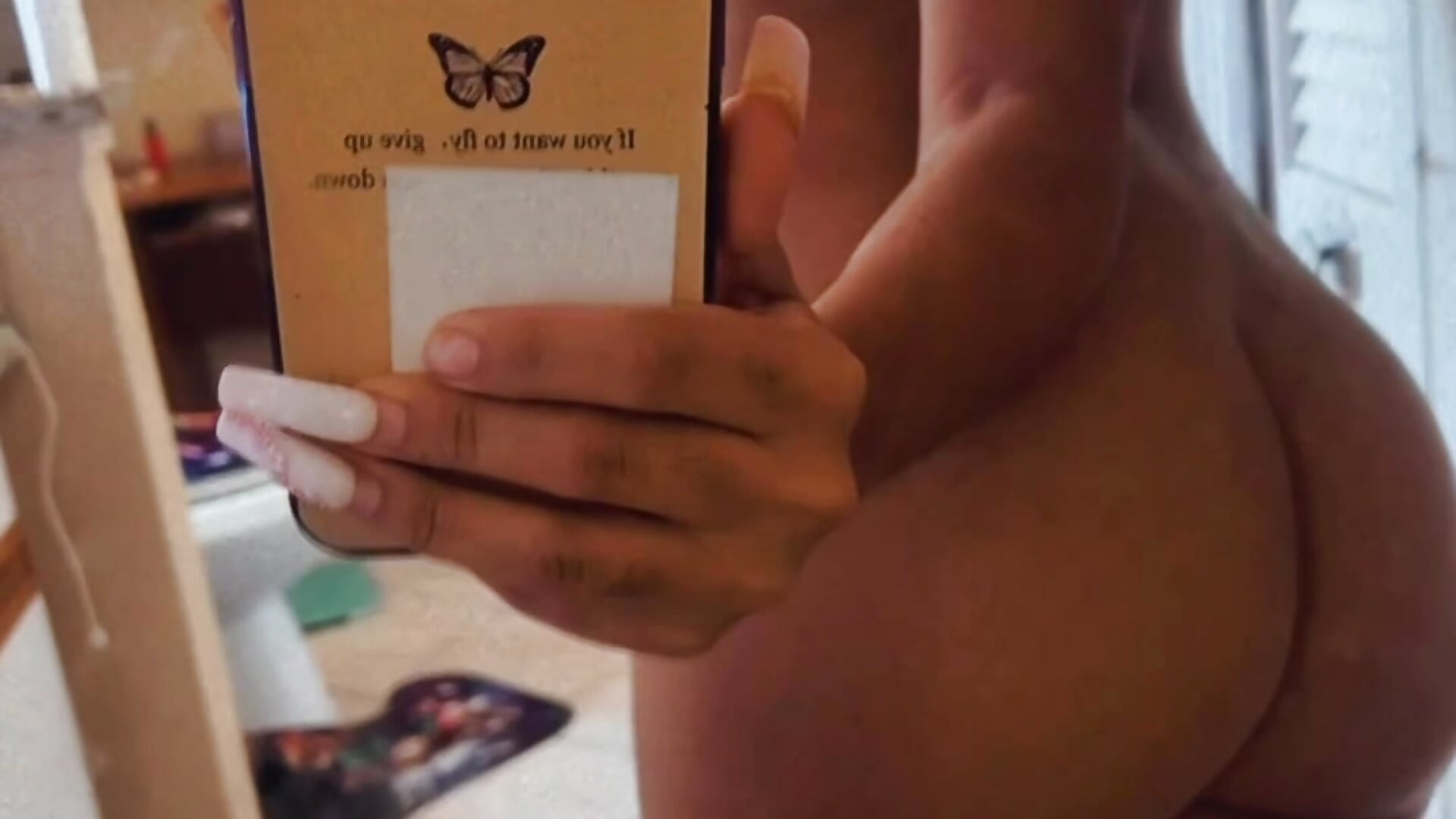 Selfie 🍑 – video od webkamerové modelky Kiki_hammyy