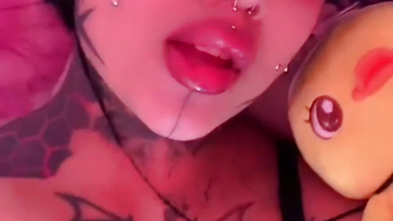 know me - Ink_Nikki adlı kamera modelinin videosu