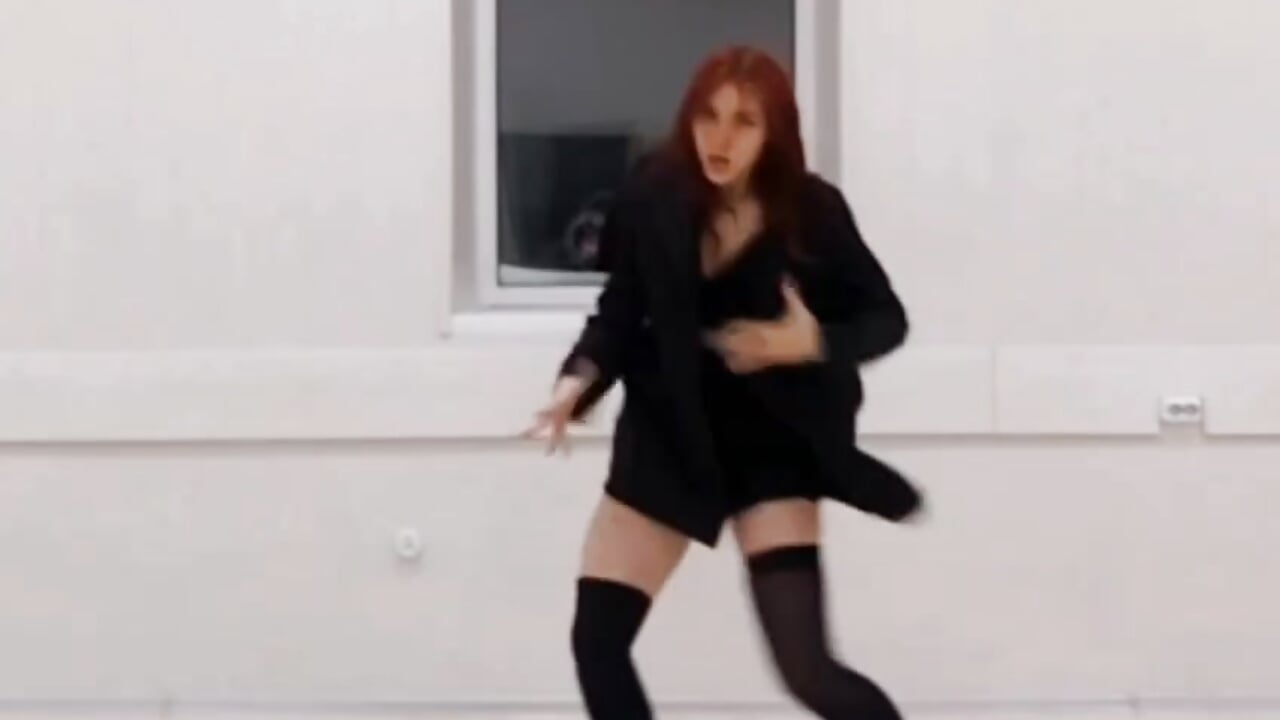 Spider In The Corner - video by SweetieMarry cam model