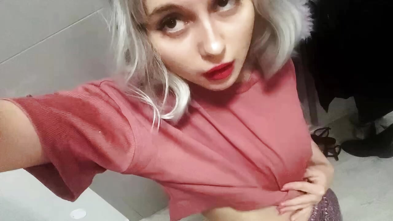 how to satisfy you today? - video by UncrownQueen cam model