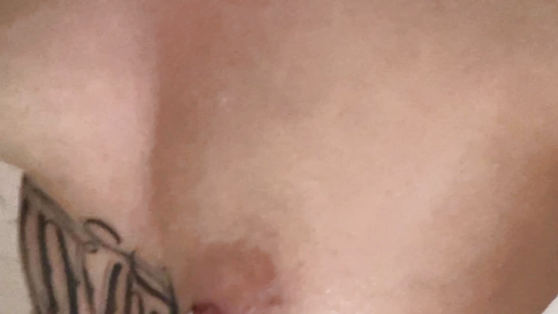 Join me in the shower 🚿 and help me to soap my tits 🔥 - vidéo du modèle de showcams stellaqt