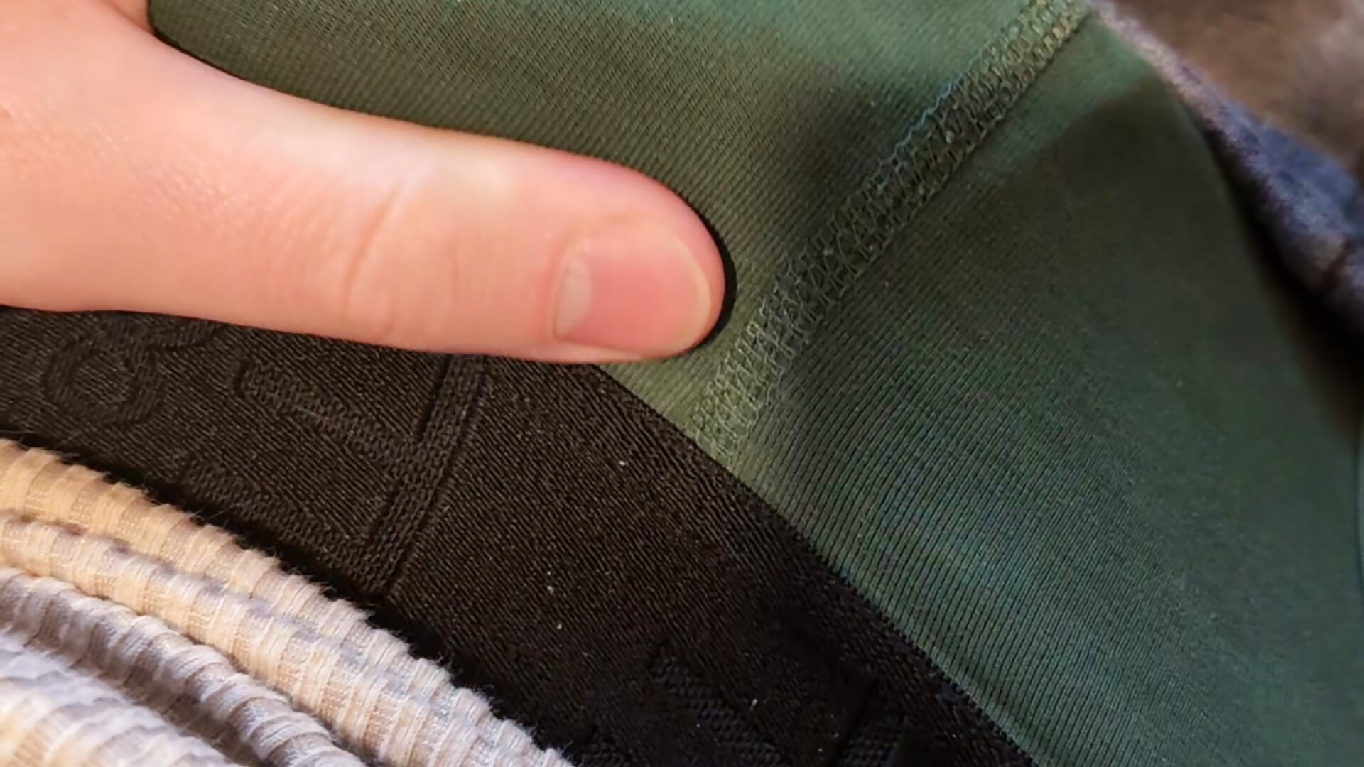 teaser - فيديو من randomgin موديل الكام