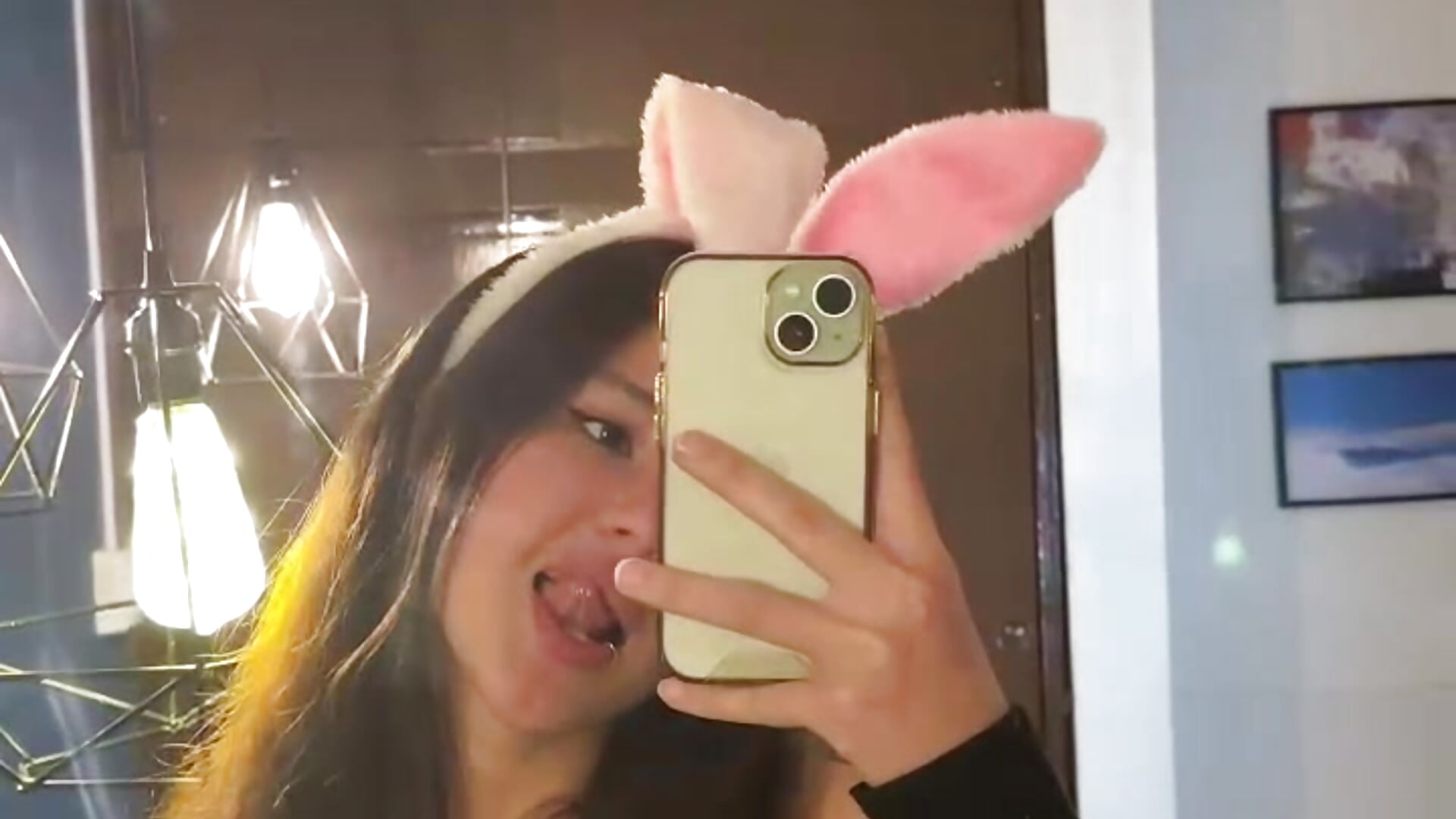 💜 - video by Skyy_bloom cam model