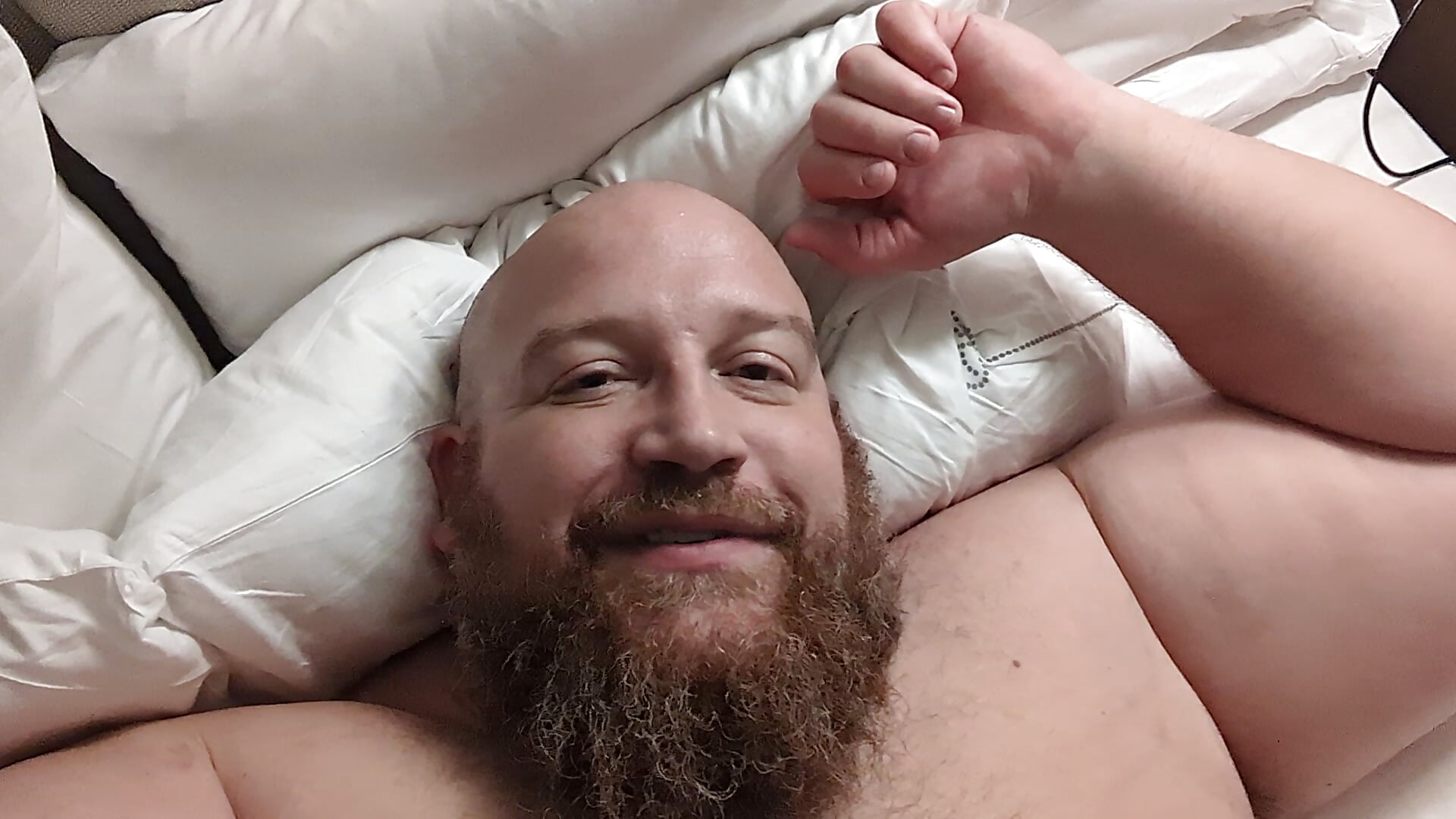 Big Bear Kisses - video by BigBearforCuddles cam model