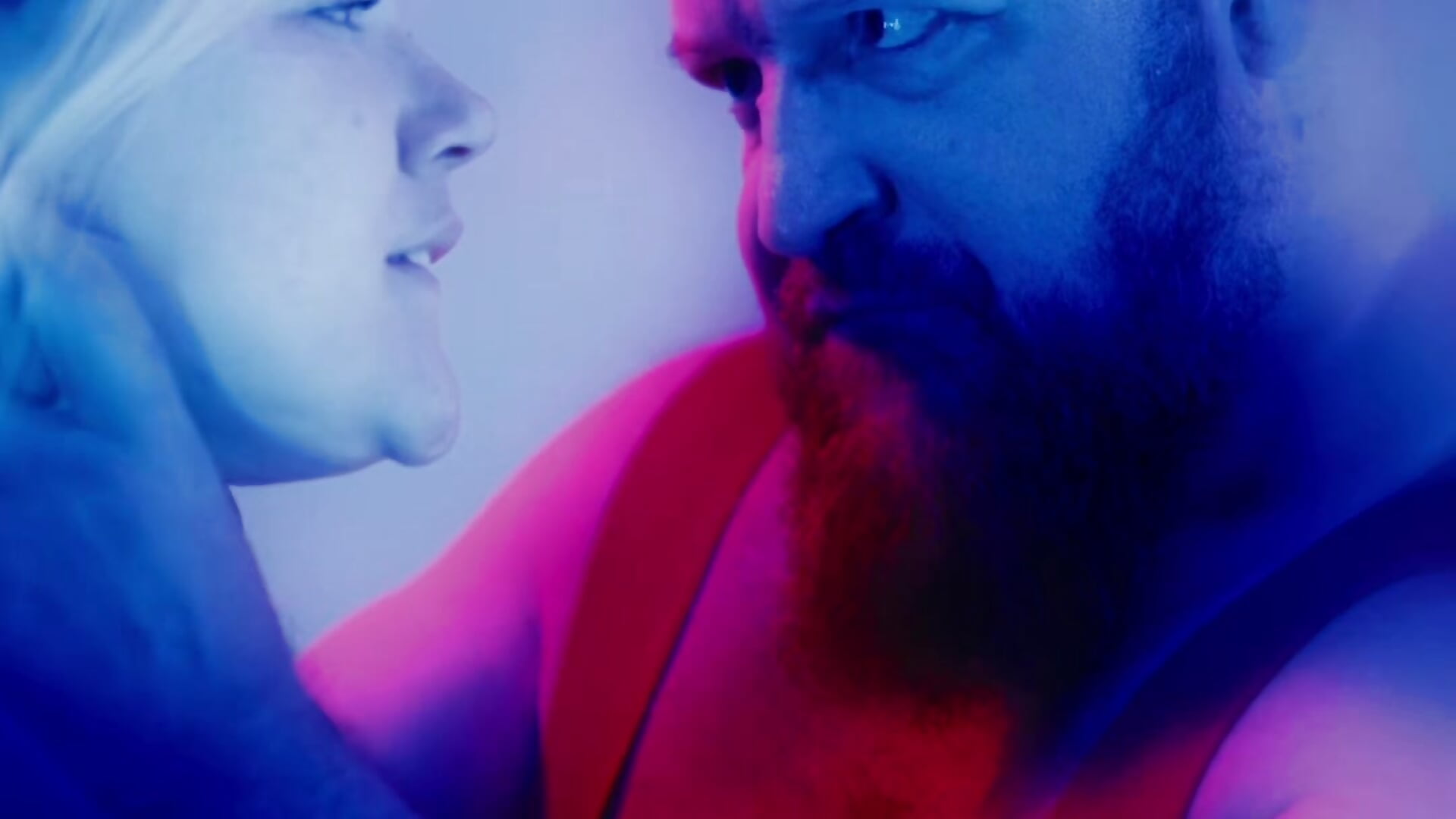 Porn Power Couple:  Piggy Rose & Big Bear - vídeo de la modelo de cam BigBearforCuddles