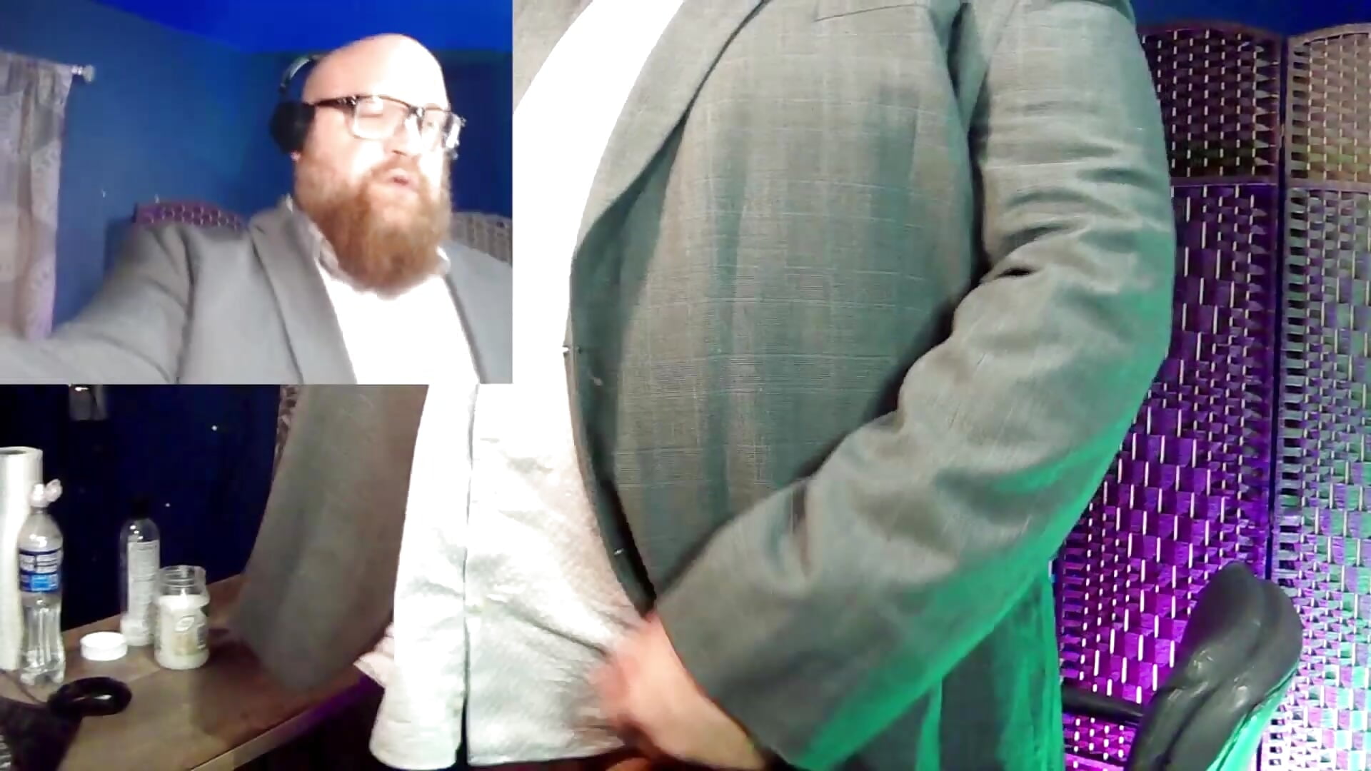 Thick Bear Cock on Live Show - Starting in a Suit