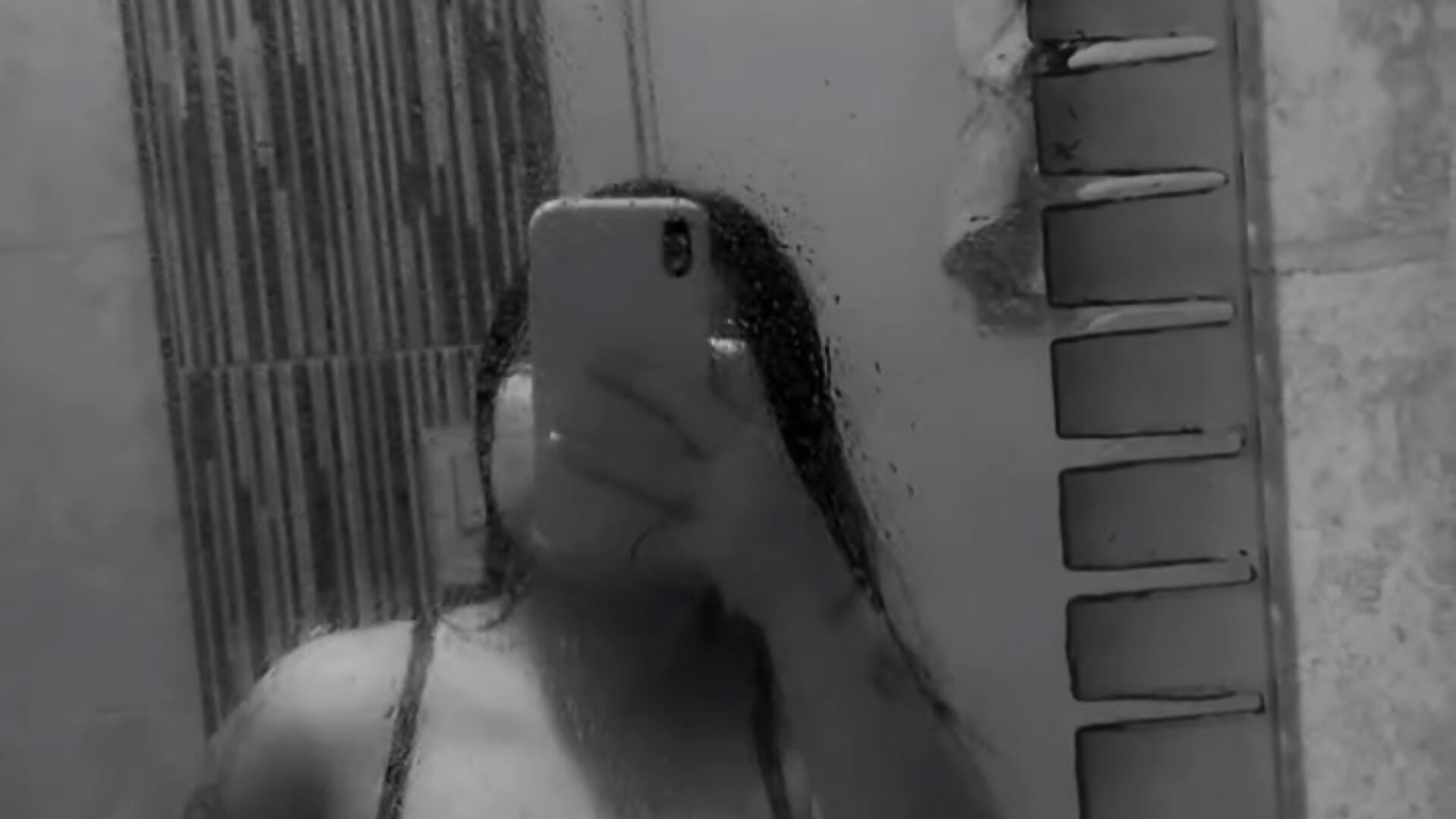 SHOWERS🚿 - video by Galaycris cam model