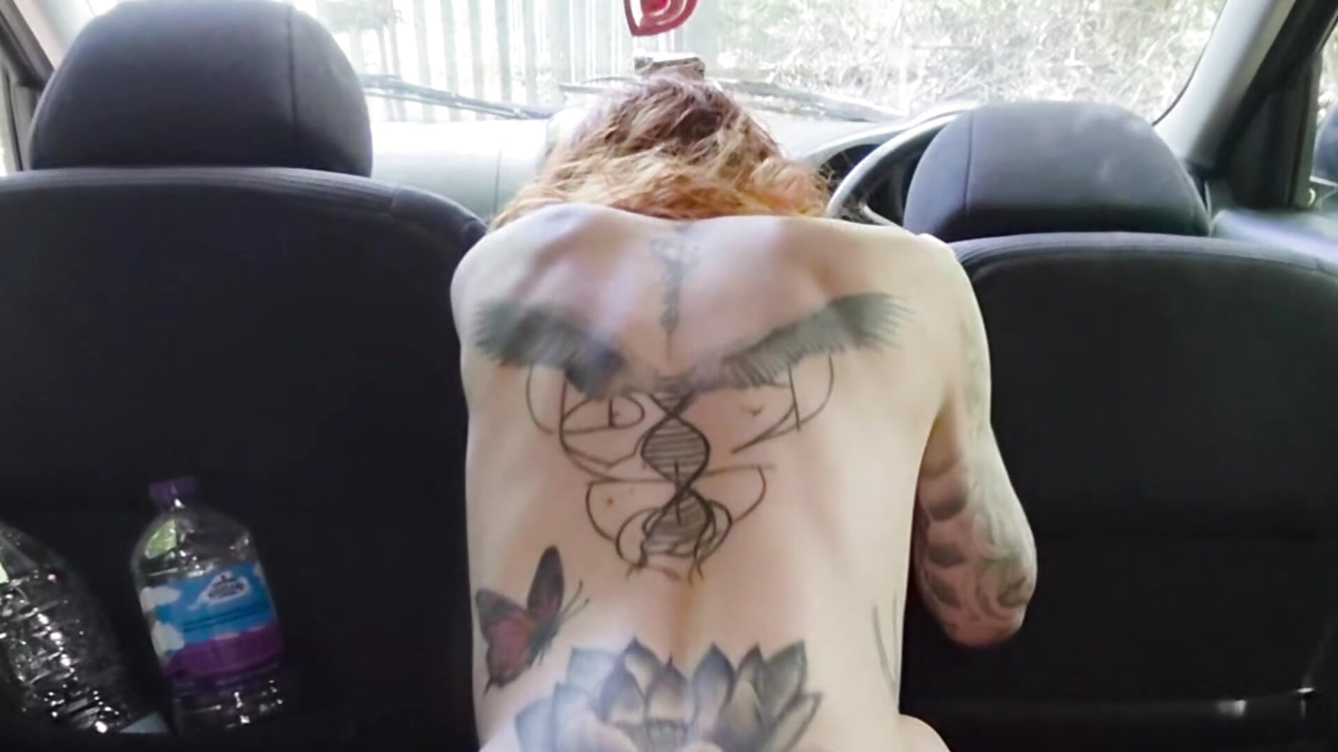 🔥 CONVINCED HUBBYS FRIEND TO FUCK ME BARE IN THE CAR🔥