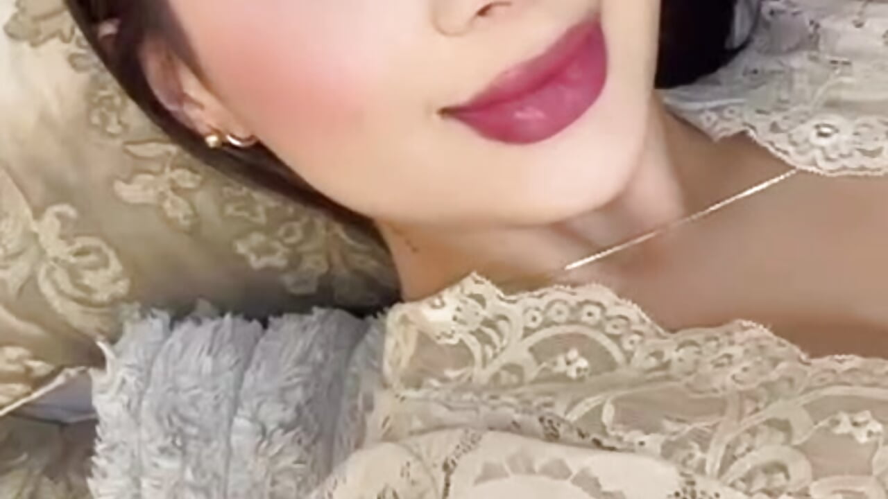 Kiss for you💋 - video by samy_clay cam model