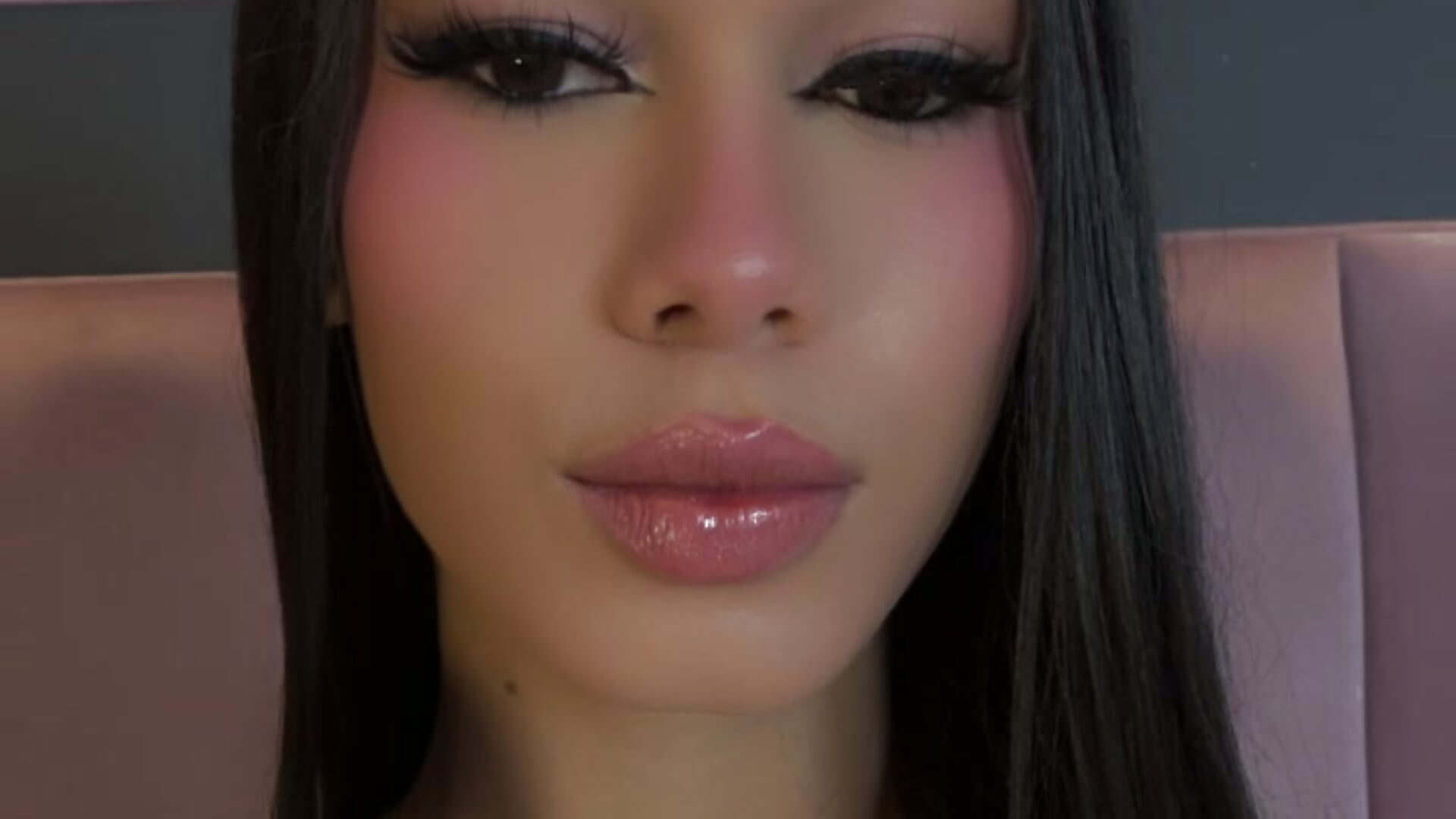 💆🏻‍♀️❤️‍🔥 - video by Dana_joness cam model