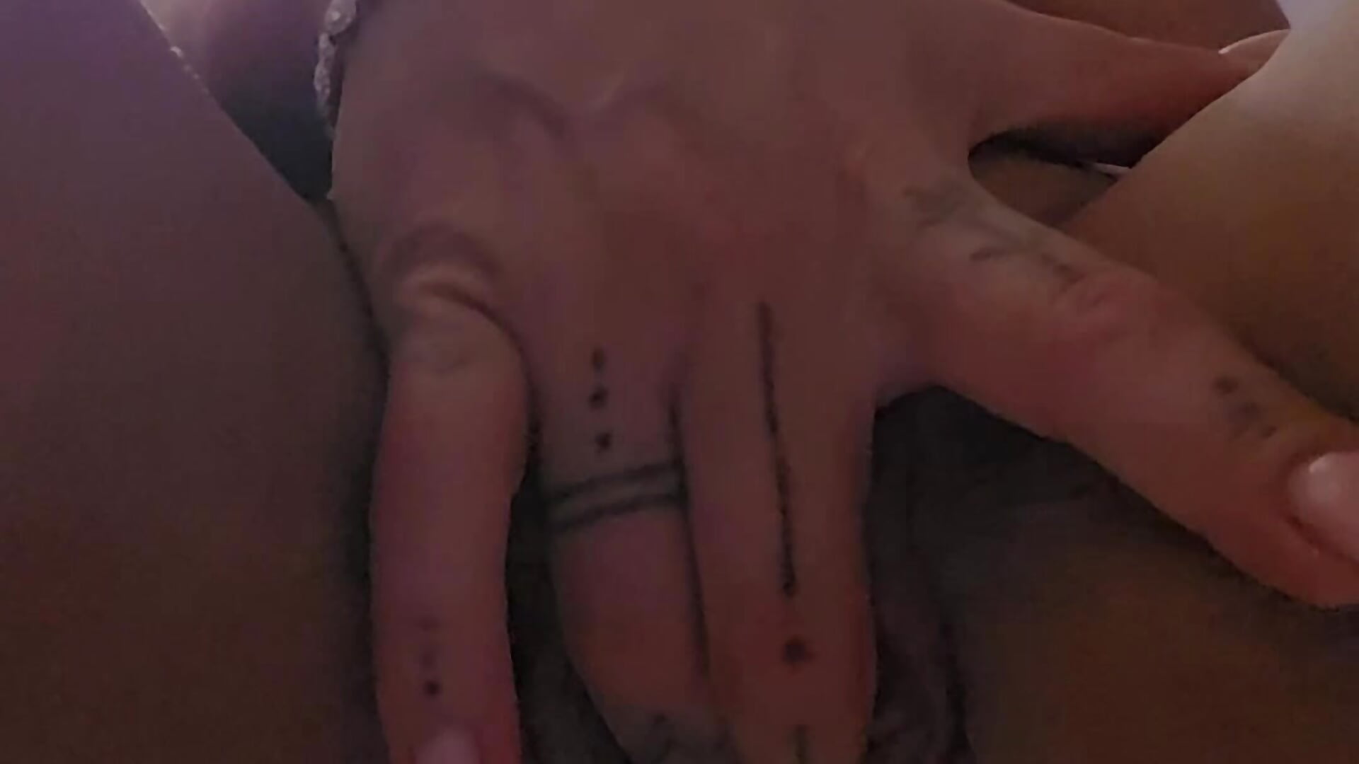 VIDEO-2025-12-18-08-43-10 – video af JessicaFlame cam-model