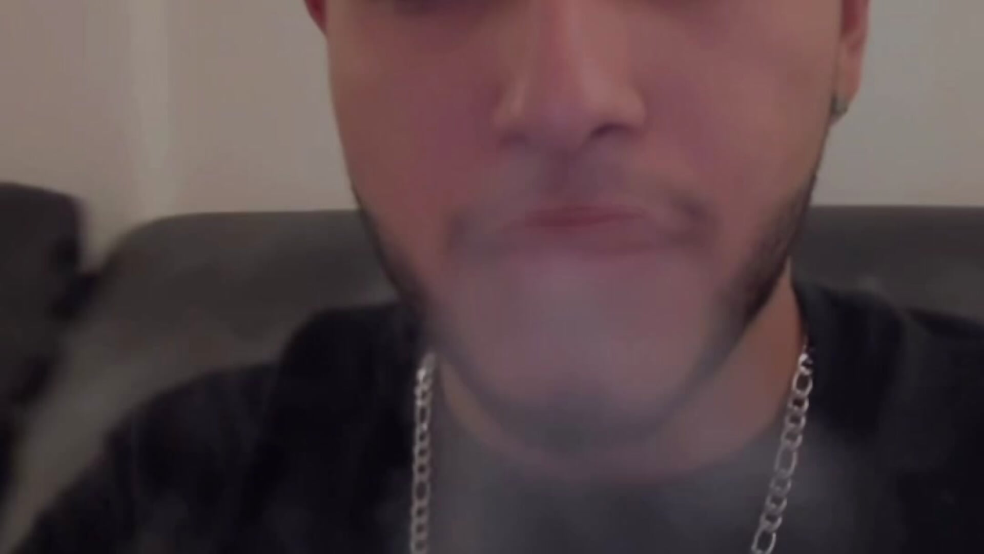 8136883D-64D0-46A2-B981-9949DDFEF9FC - video di tratosucio modella di cam