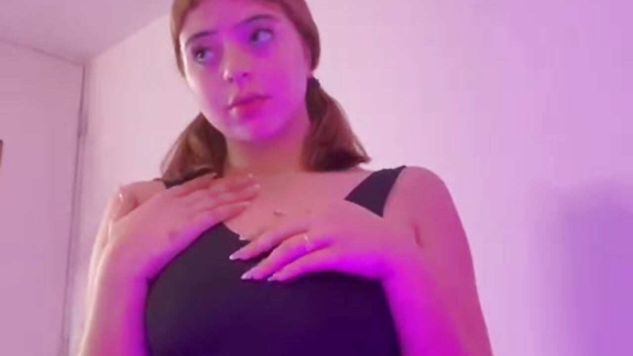 COME CLOSER TO ME I BITE SOFT 😈 - video by SalomeSolis cam model