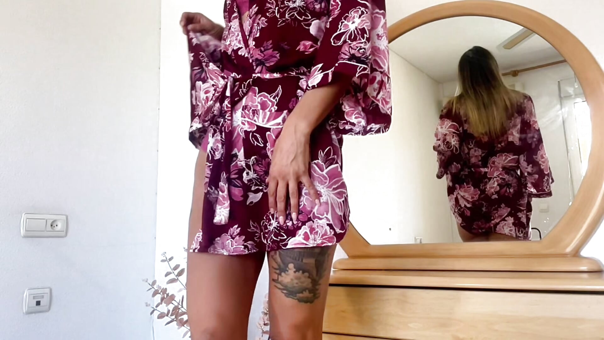 🎬 Watch me slip out of my robe 😈❤️