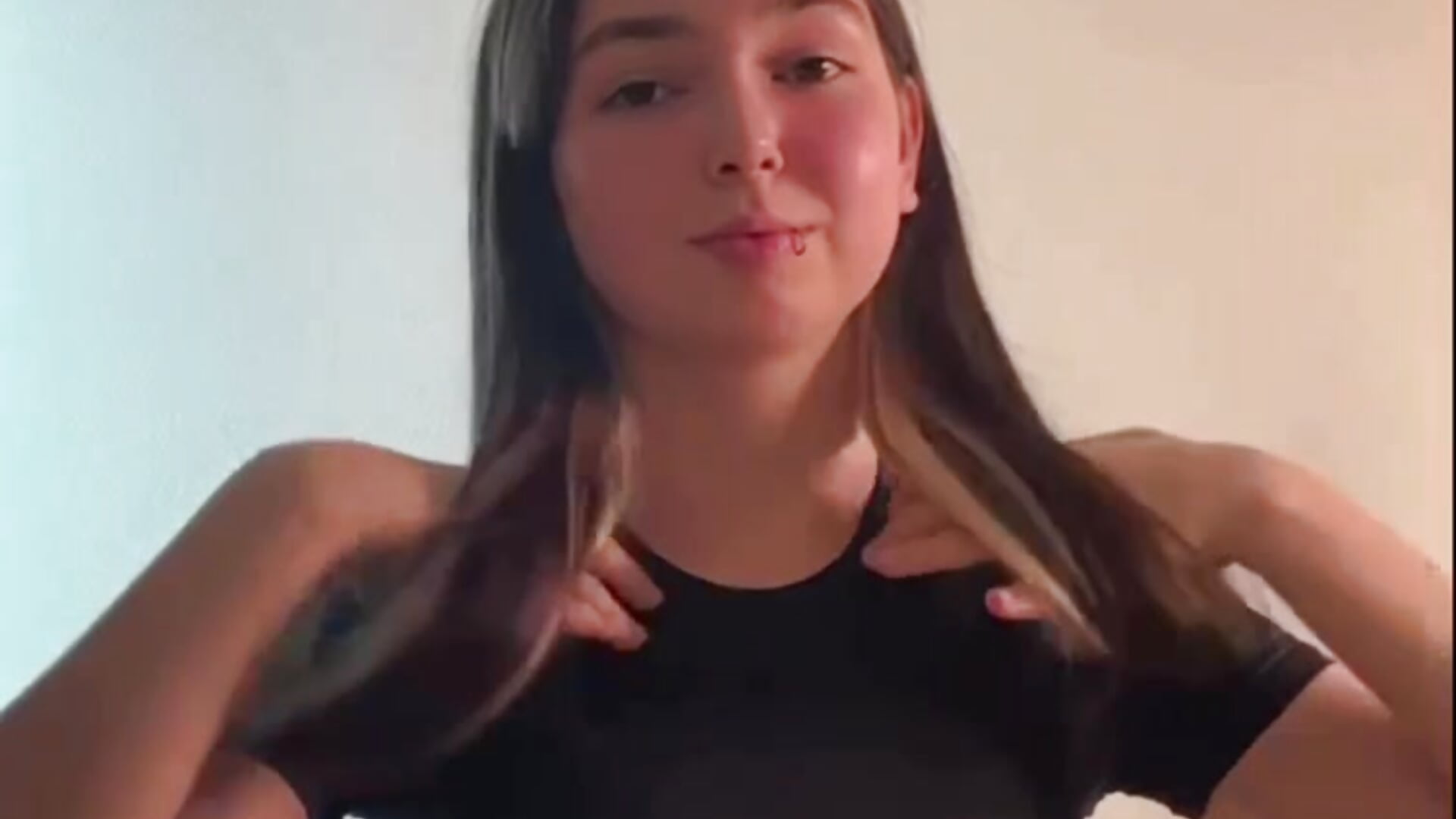 meeee - video by VannessaUpadhyaya cam model