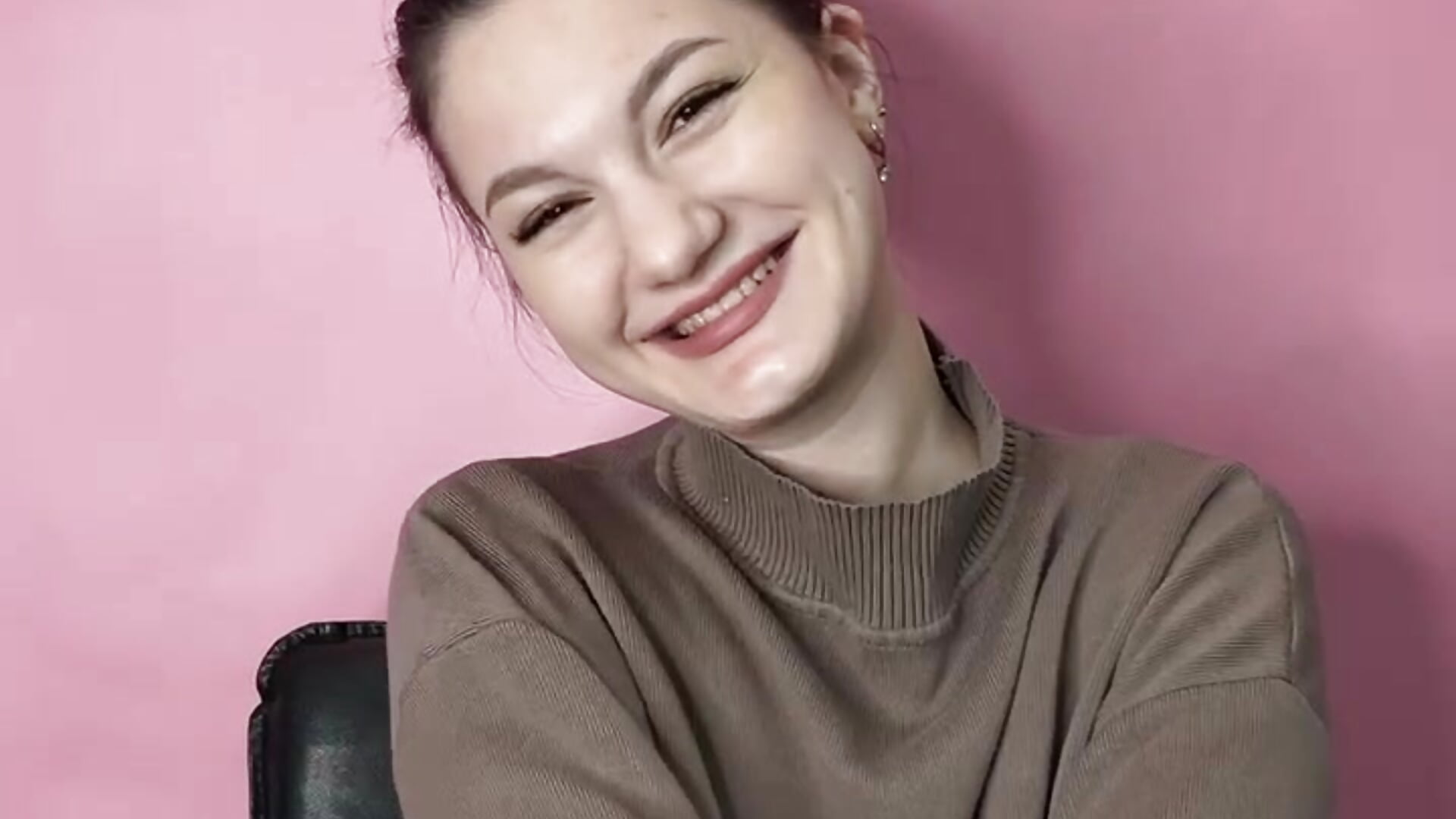 Hello))👋 - video by TheoGildon cam model