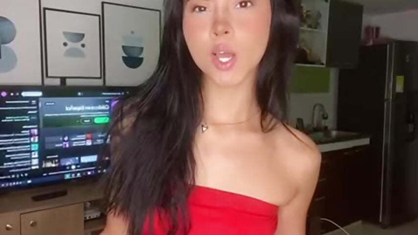 DANCING – video od webkamerové modelky Miia_moonn