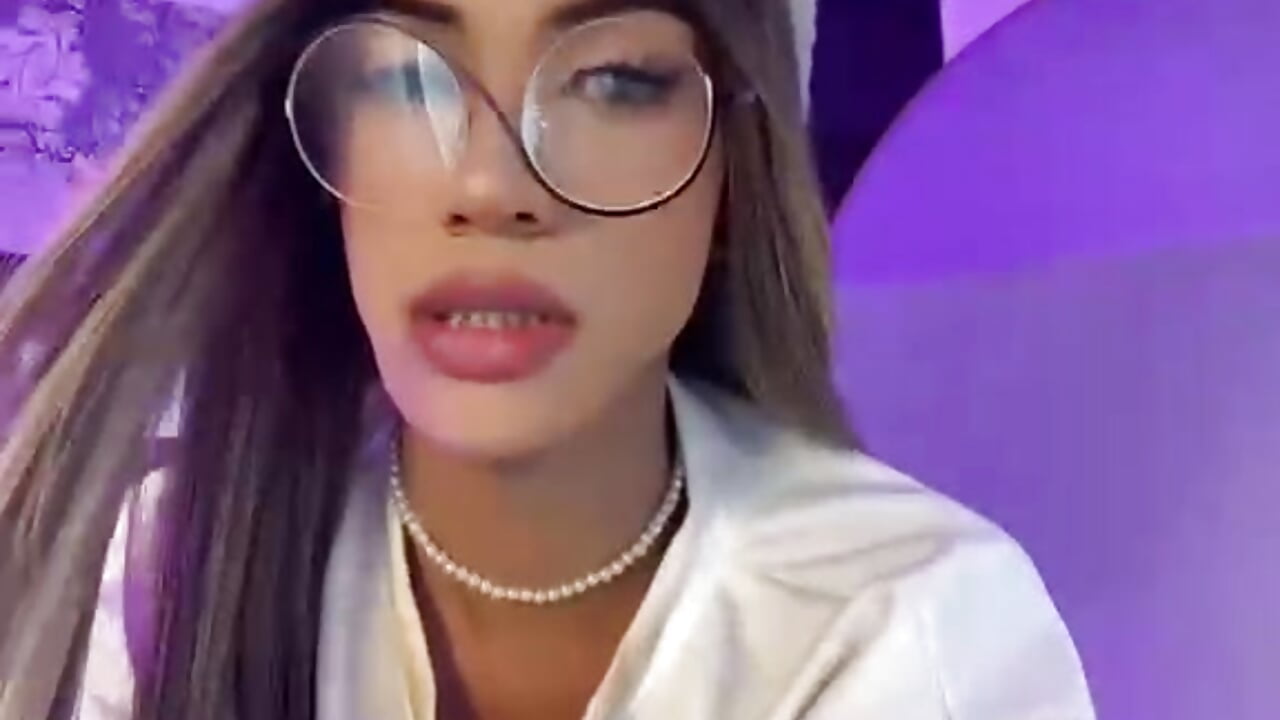 te brinco? - vídeo de la modelo de cam megan_lenon