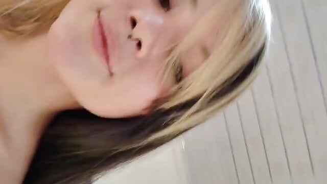 b9a396c2-460b-4ce1-a9dd-d2b80c88c7b4 - video by julse__ cam model