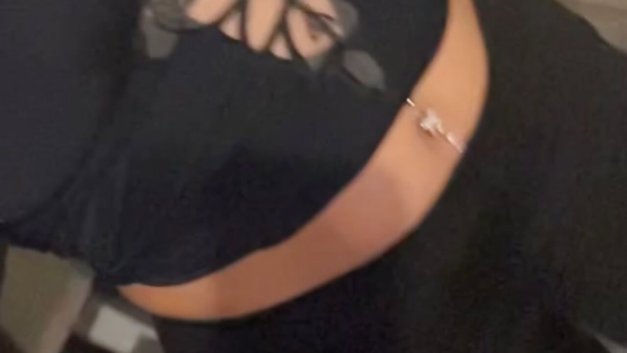 Tu veut en voir plus ? Vien me gâter en live 🫦 - video by linaatchikita cam model