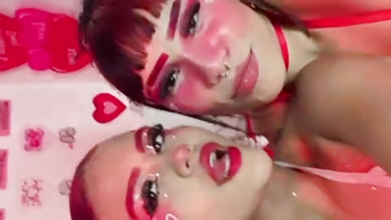 Valentine's kisses 🥰💘 - Polett_Amaranta adlı kamera modelinin videosu