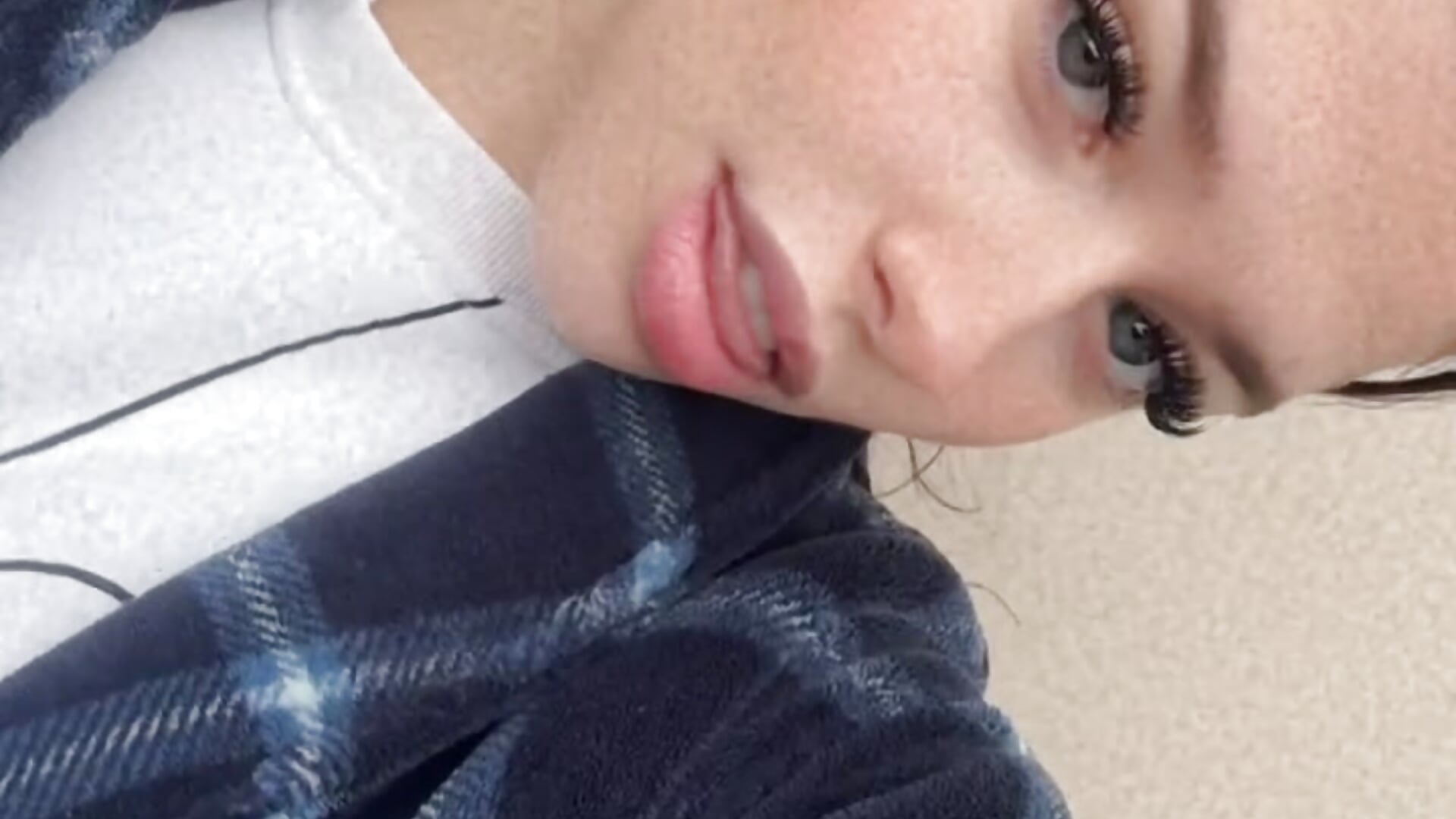 CFD5A6BF-C14C-4EE5-B501-782E4E8E642C - video by Jordan_L25 cam model