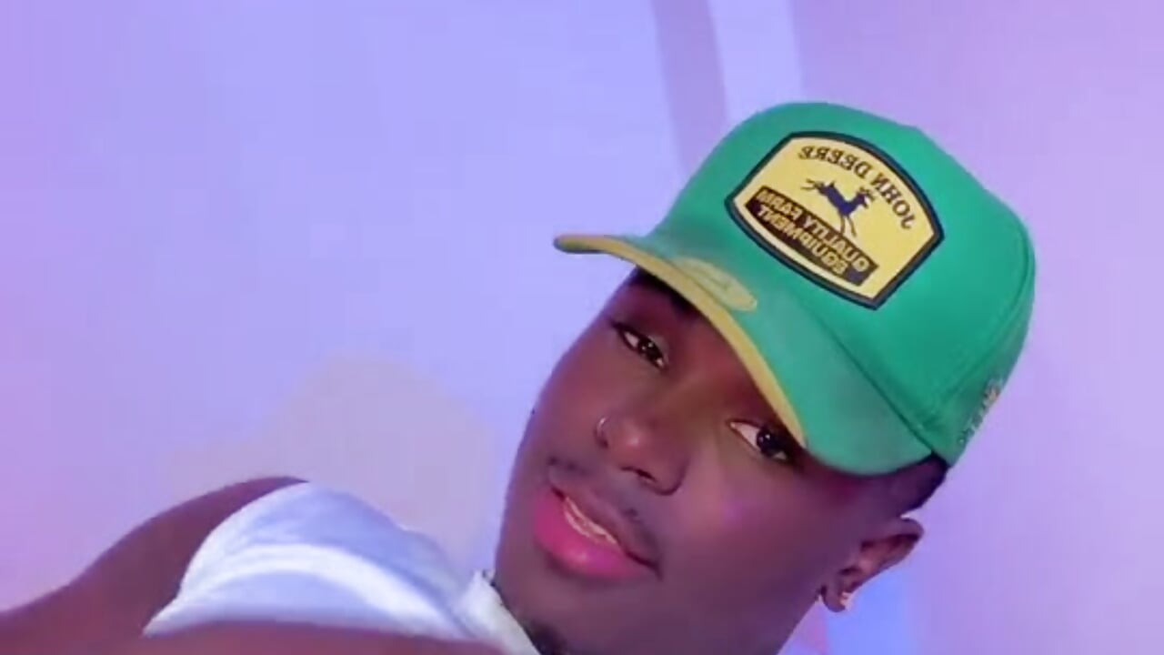 🥰😍 - video by Ethantravis22 cam model