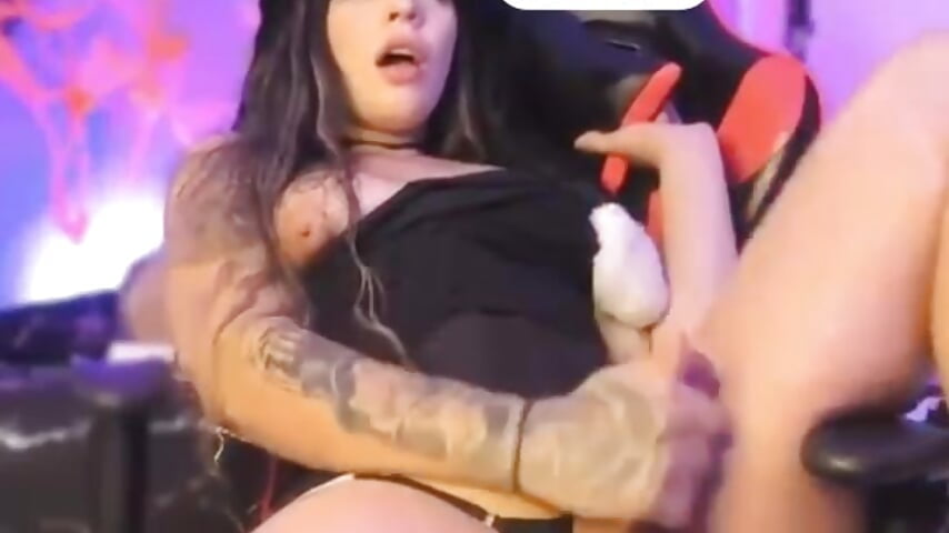 Every second the temperature rises... and I don't plan to slow down 🔥😈 - vídeo de seexy_valen modelo de câmara