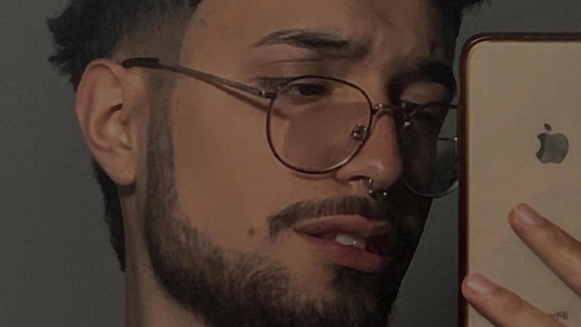 Hey cute and sexy!! ♥ Tell me what do you want to do today? - video by JonnyGreey cam model