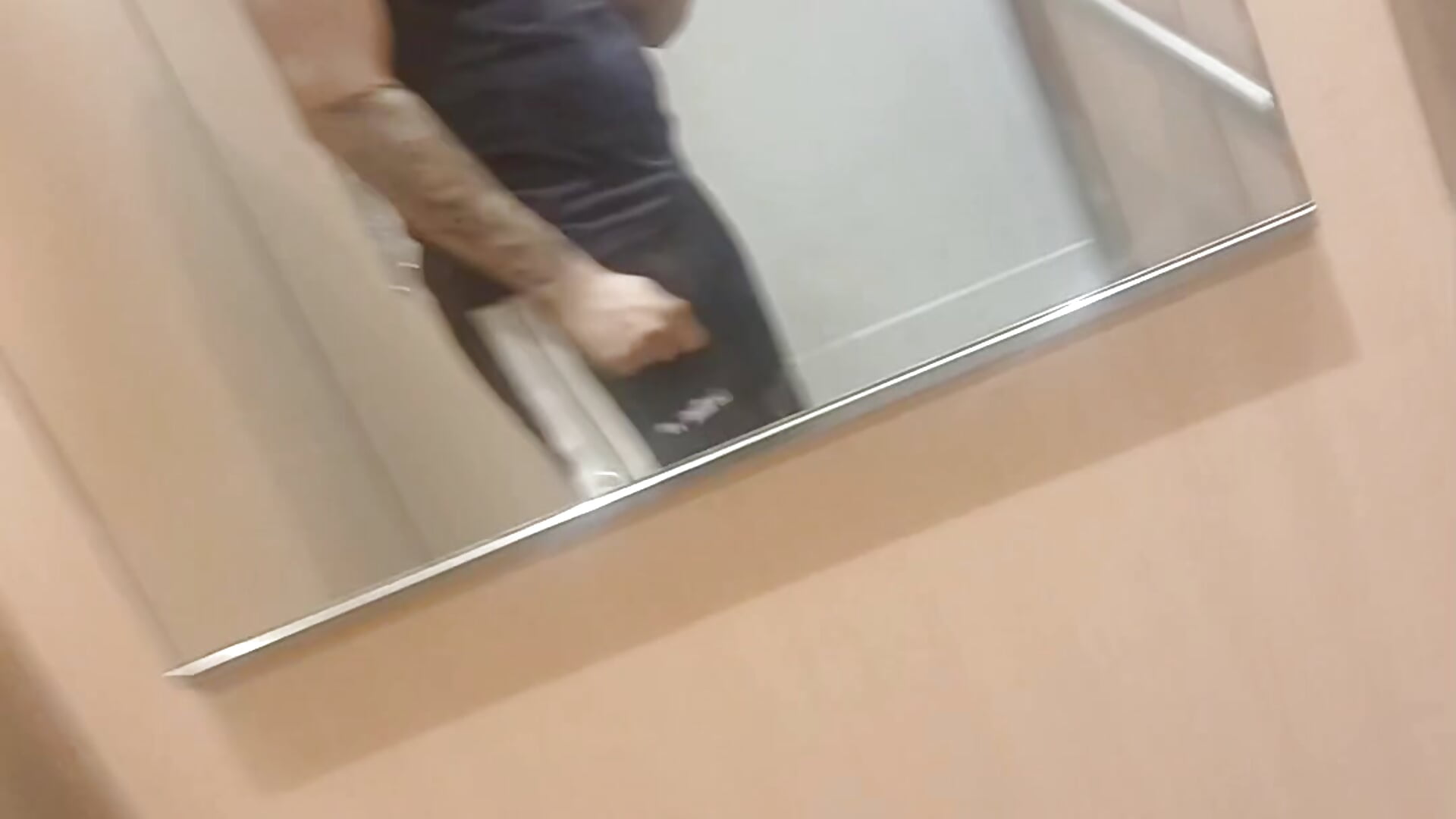 🤢