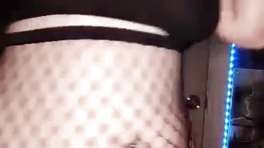 Pretty kitty cant contain her moves - video by equonixerotic cam model