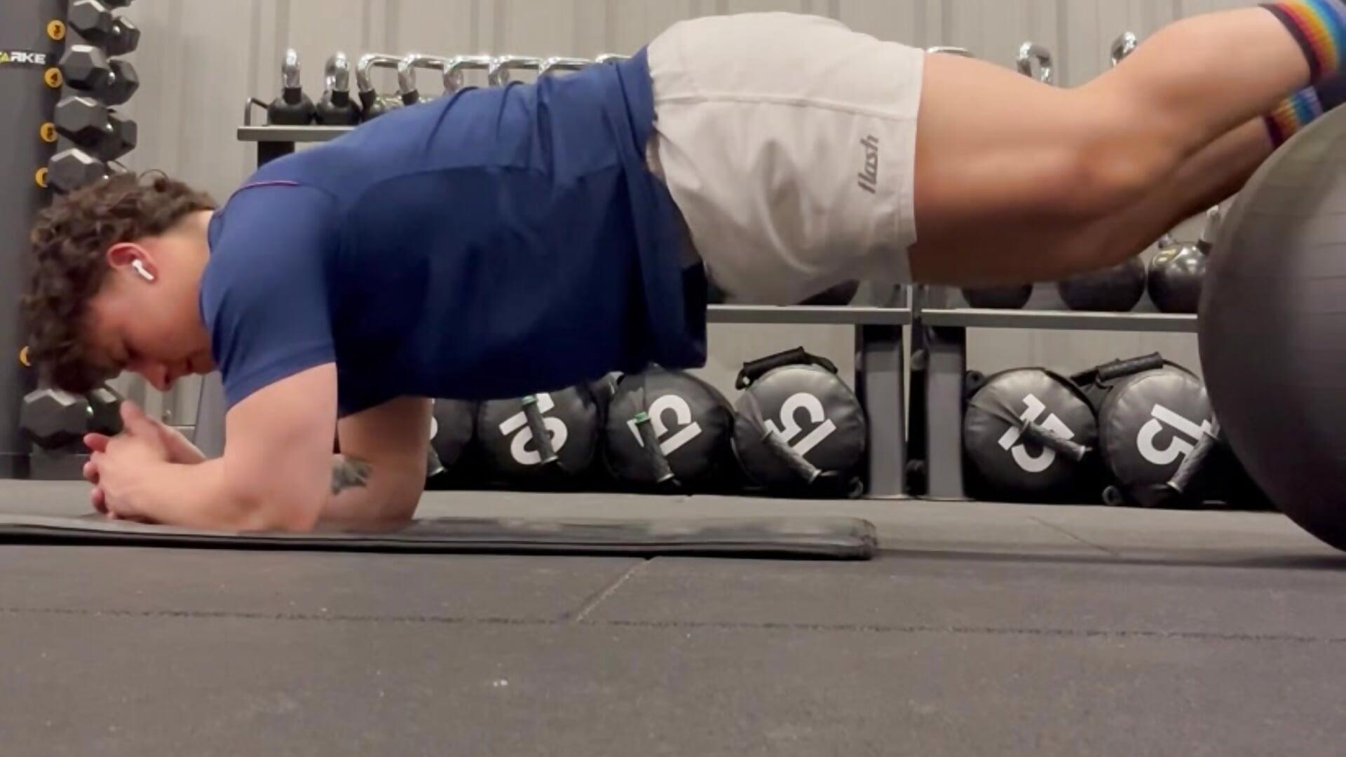 Training while I imagine it's your mouth 💦 - video by Tonblaze cam model