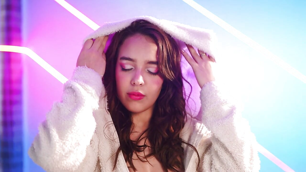 Anie Is Here - video by aniemorningstar cam model