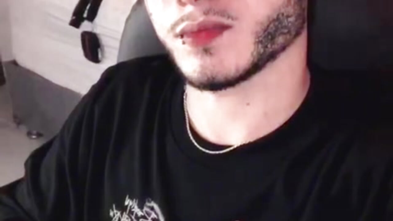 WhatsApp Video 2025-12-18 at 4,39,09 AM - video by master_evil07 cam model