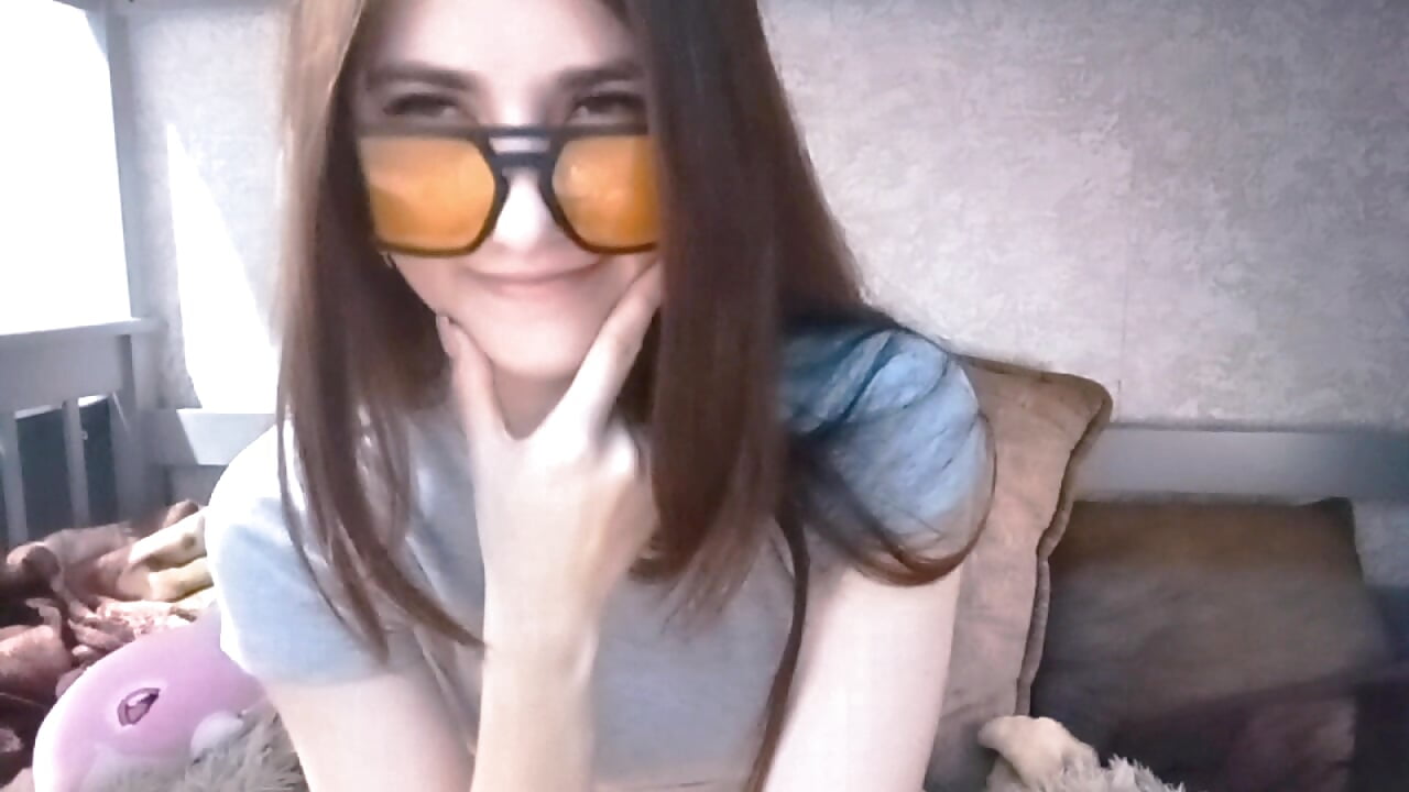 I'm a cool girl 😎 - video by StarYeadon cam model