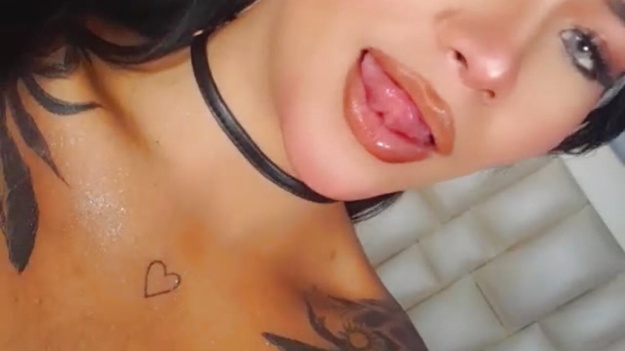 Every second here... is designed to tempt you😈🙊 - video by camila_hott69_ cam model