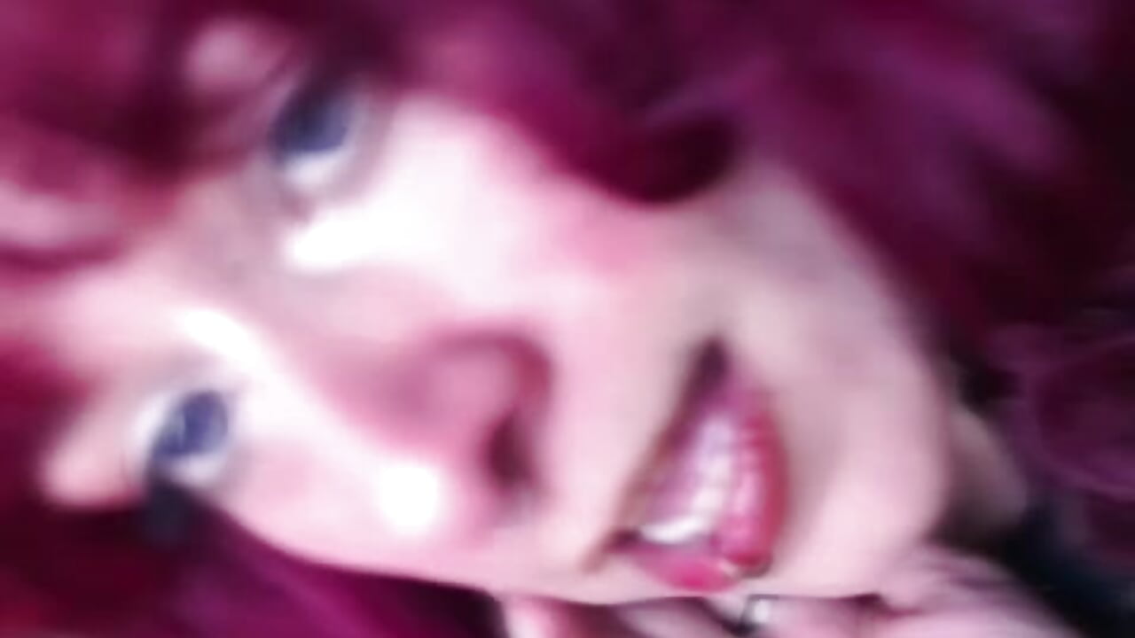 “Stay… I want to feel you without rushing.” - video av LolyYunno cam-modell