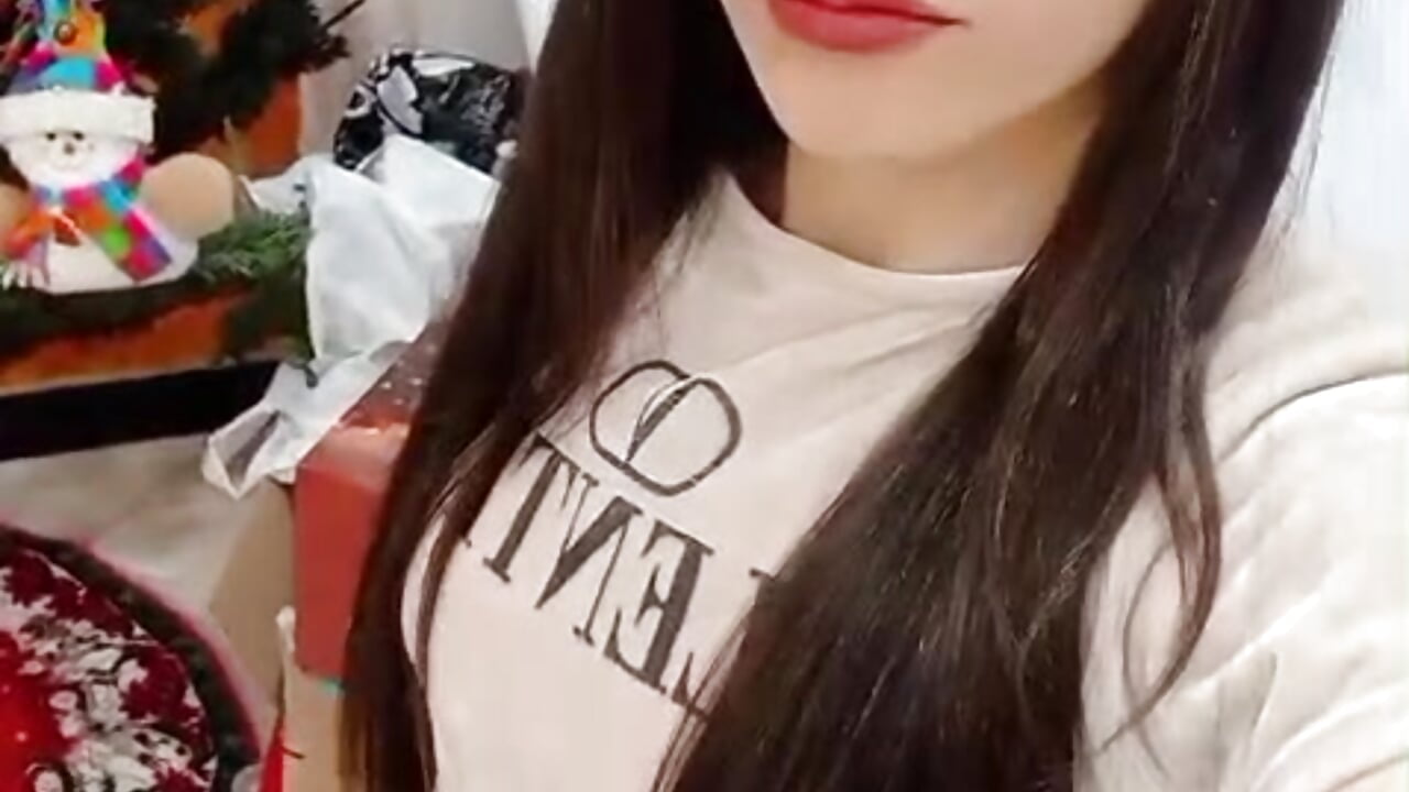 WhatsApp Video 2025-12-10 at 10,22,38 AM - video oleh model kamera TiinaJonus_