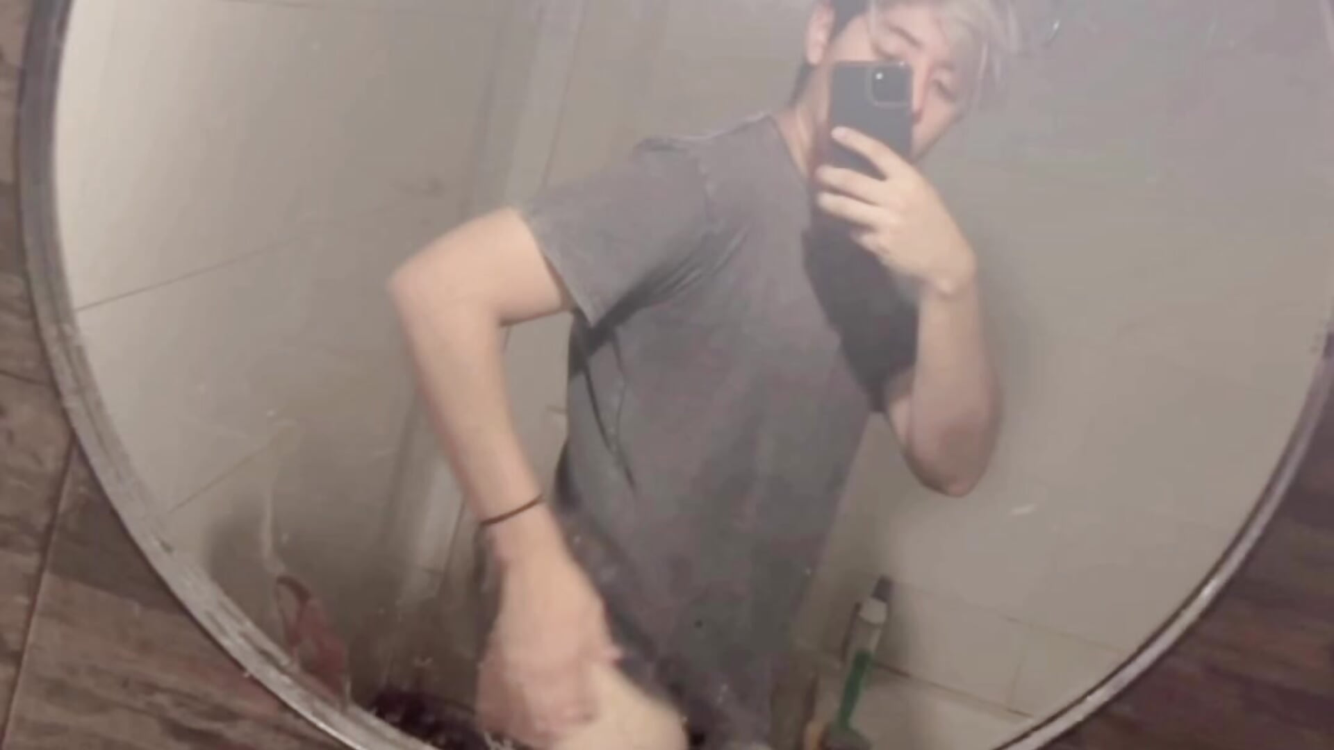 👋 – video modela na kameri taehyun10