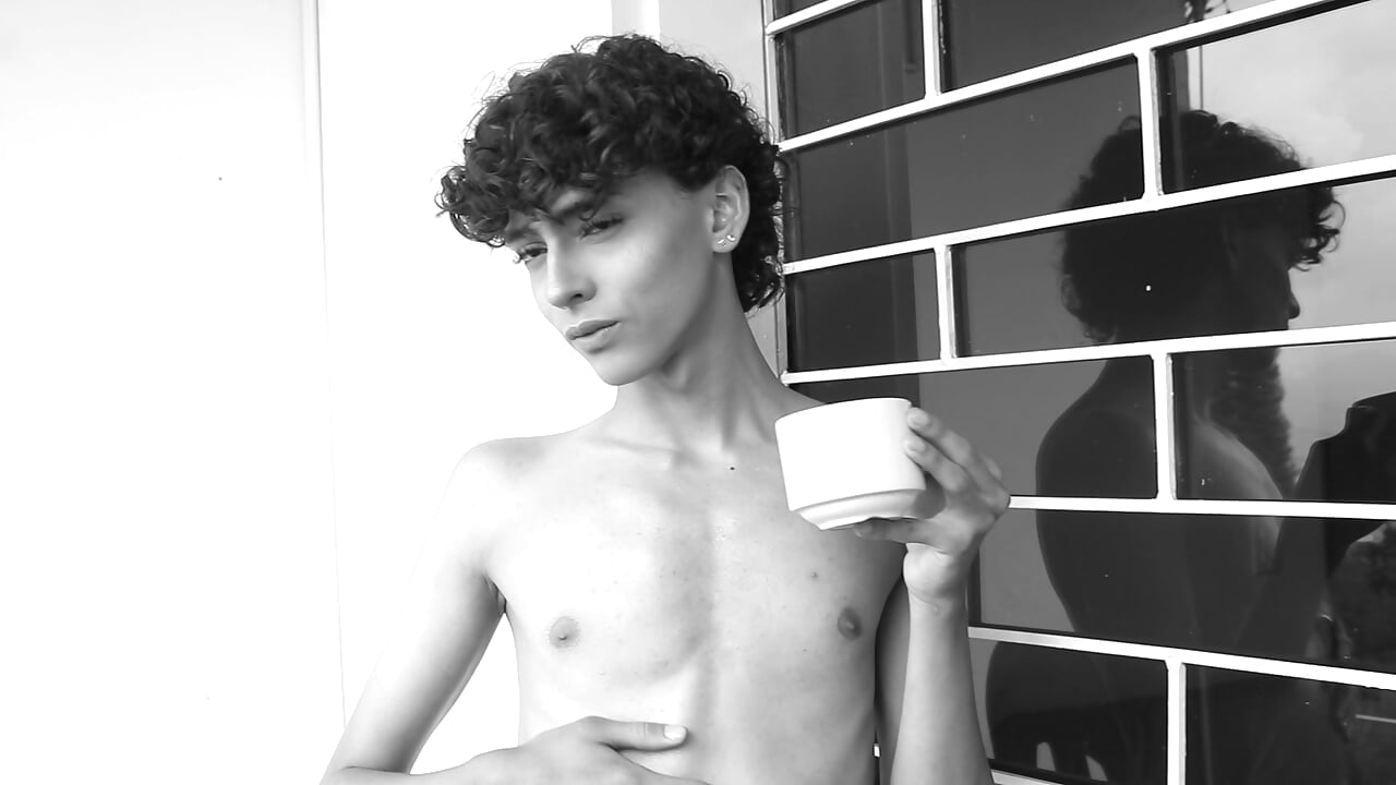 Vídeo em tendência de modelo na câmara CRISS_ALLEN1 4403