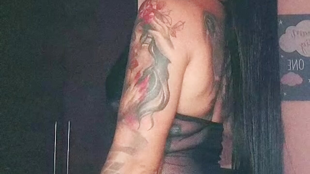 Do you want to see my booty move while I vibrate? 😩💦