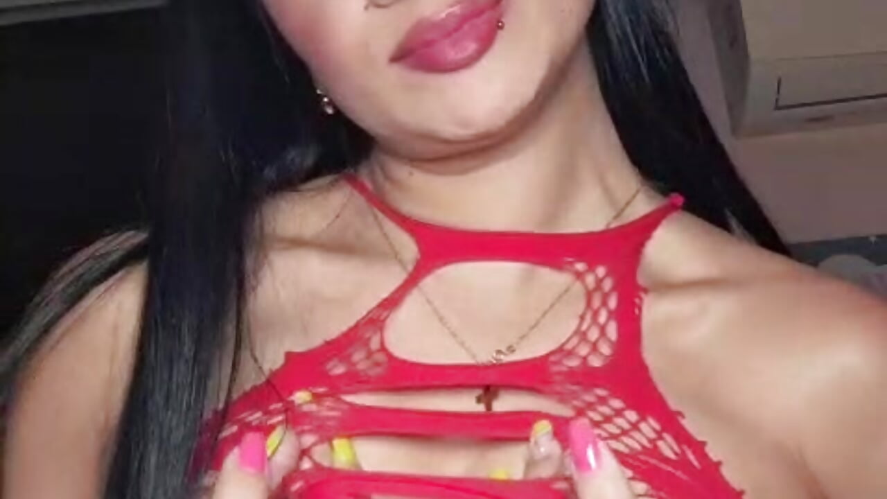 look at me how I squeeze my nipples