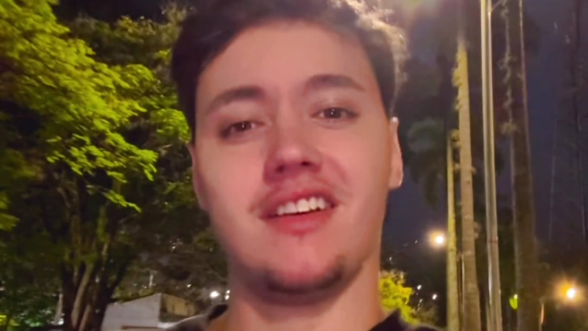 Apresentação - video di RicoValen modella di cam