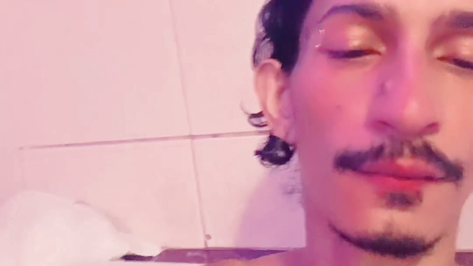 I love showing my dick. - video by theyllorwillian cam model