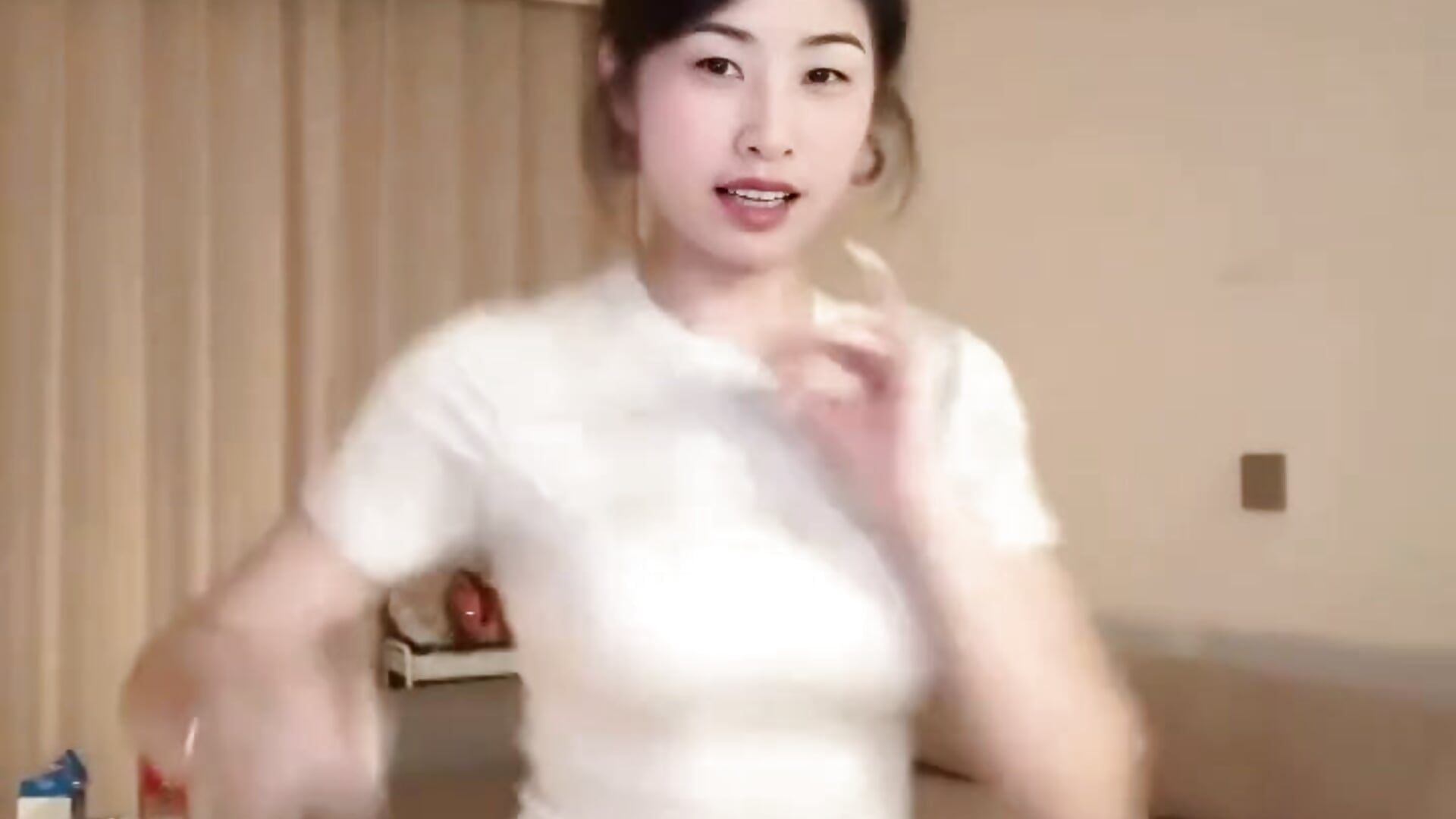 姐姐来了 - video by 22xiaopingguo cam model